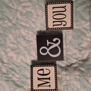 Black and White Decorative Sign Set
